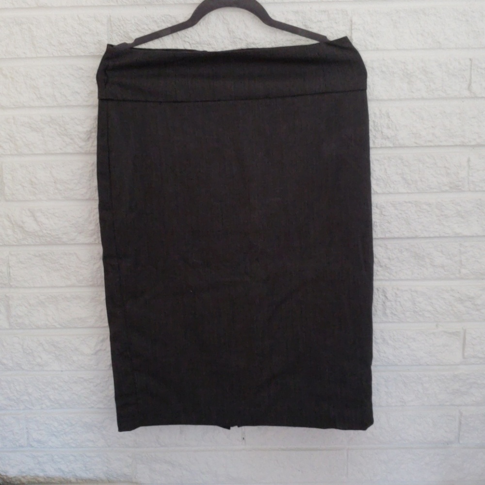 Pencil skirt .